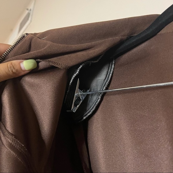 Vintage | Brown Neutral Y2K Zip Up Jacket With Shoulder Pads Size: S & M - Picture 6 of 8